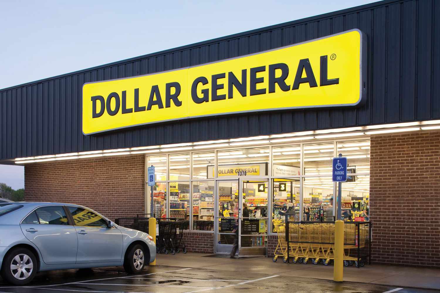 Dollar General & Papa Johns (Legacy) pop-up market